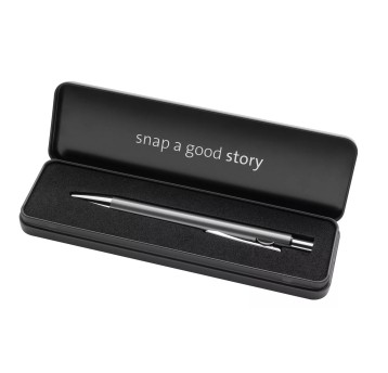 Długopis olejowy automatyczny PELIKAN SNAP Metallic Platin kol. niebieski kol. obudowy srebrno-platynowy ; etui metalowe [821230]